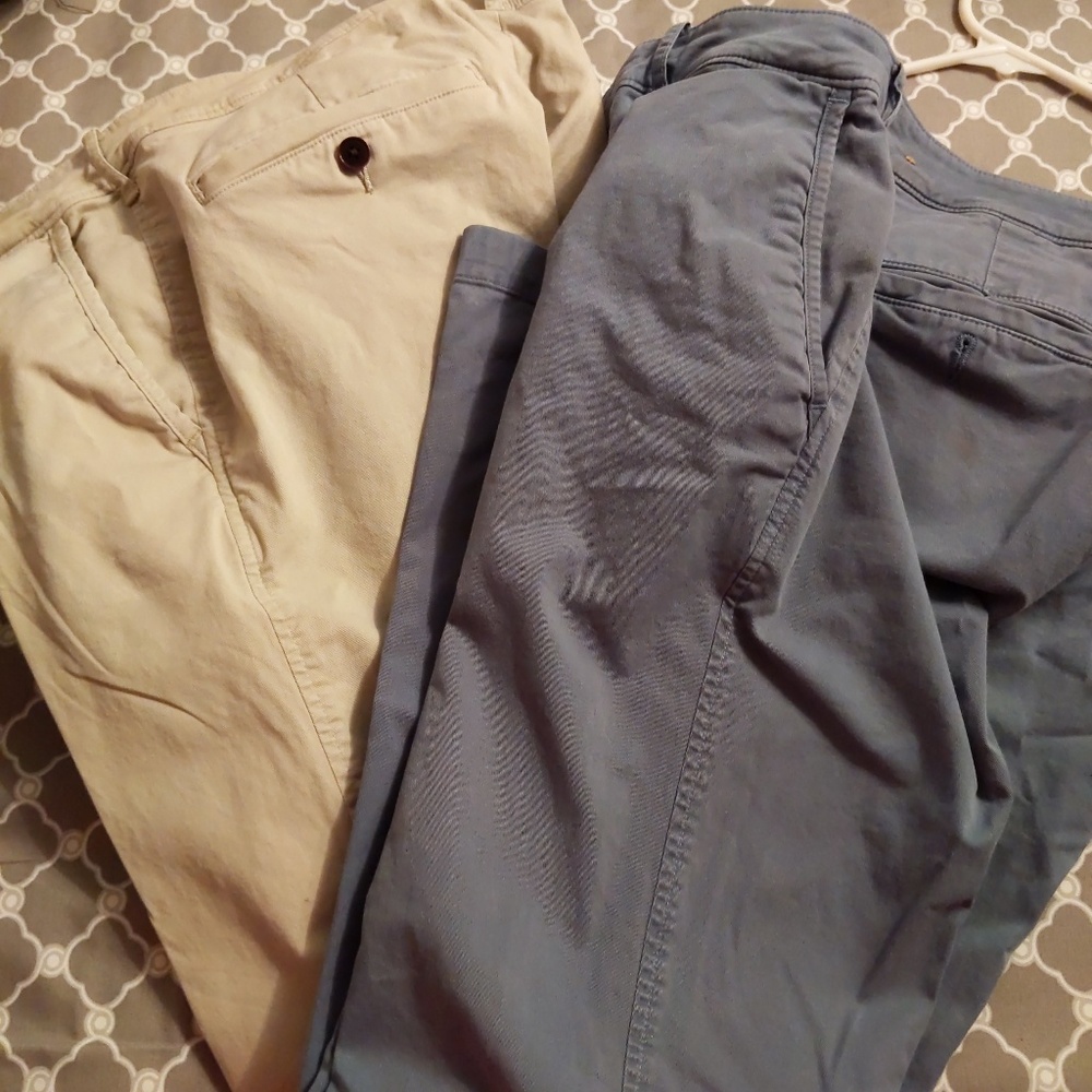 Lot of 2 Abercrombie 31w 32 and 1 pair 31 /30